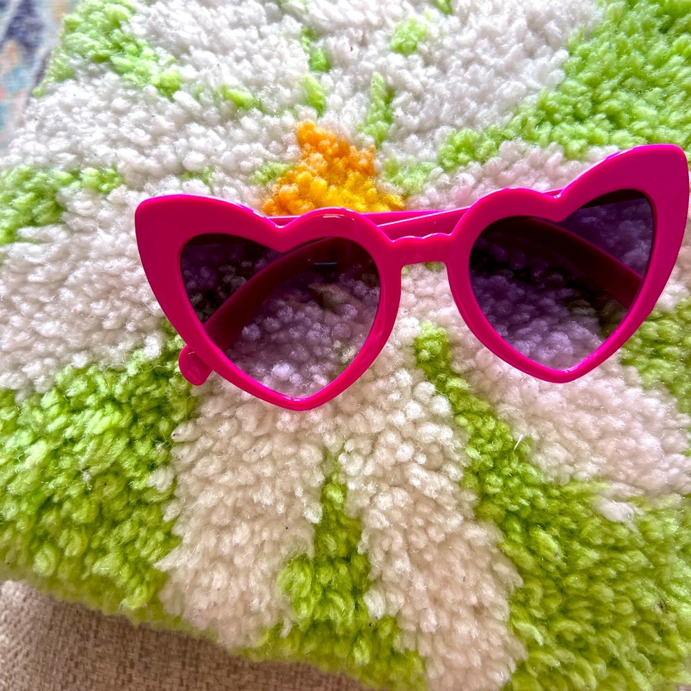 Official BARBIE sunglasses in Barbie pink!